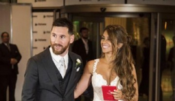 Messi y Roccuzzo. Foto: LA NACION / Marcelo Manera