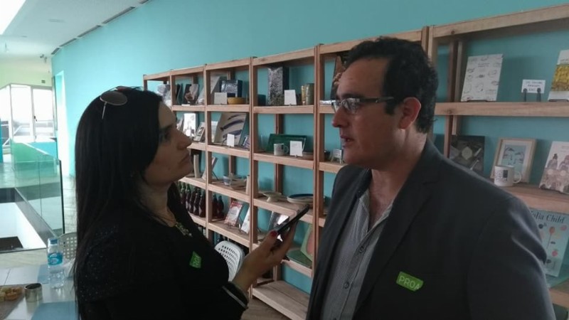Fundación Proa, entrevistando al Intendente Darío Díaz de Añelo, Neuquén. Dopler Agencia de Noticias de Diseño - Todos los derechos reservados