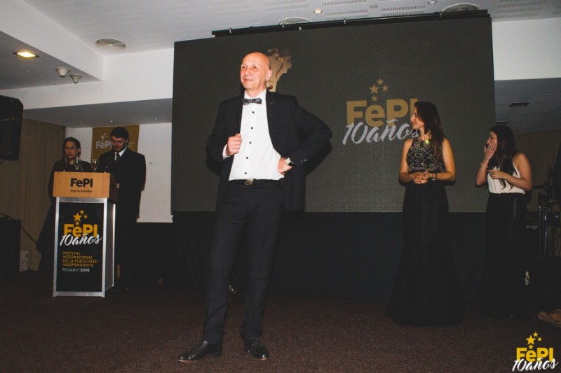 Osvaldo Palena presentando los 10 años de FePI