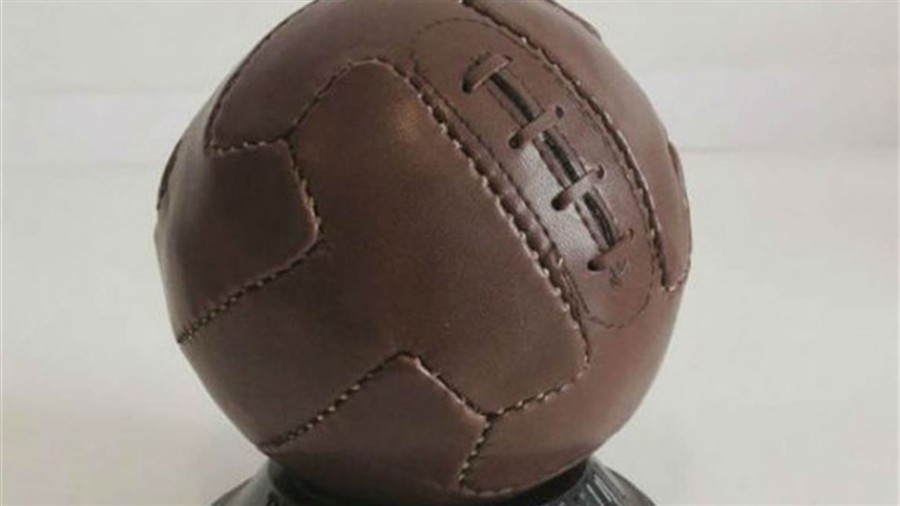 1930, Uruguay: en el primer mundial se utilizó la pelota argentina de 12 paneles, balones de tiento con gajos rectangulares   Fuente: Archivo