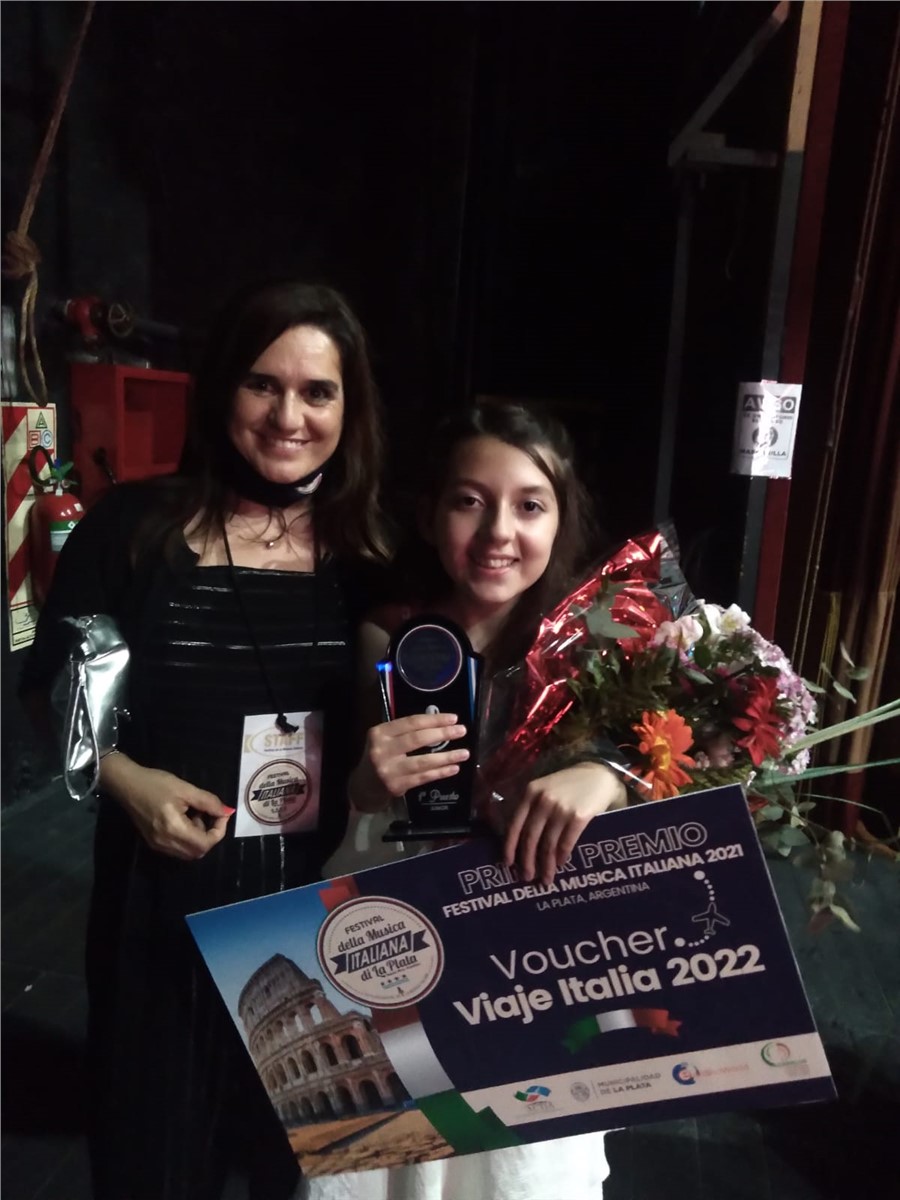 Con Paloma ganadora de la sexta edición, categoría niños.