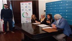 Grupo de Auspiciantes junto a autoridades de ALADI